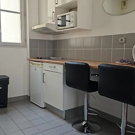 Apartment 303- Relaxez Vous Dans Un Studio De Charme 5